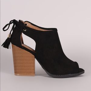 Qupid Suede Block Heeled Bootie